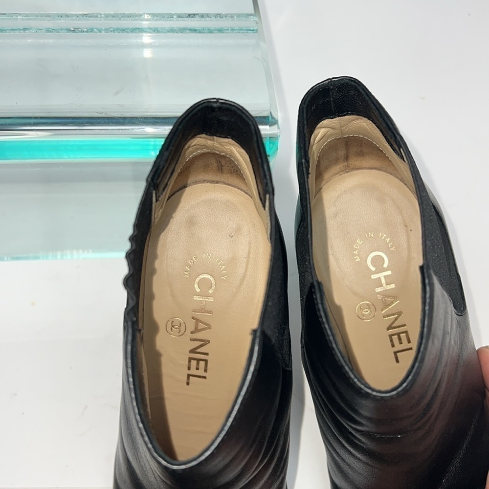 Chanel Sz 38 Short Lambskin Pull On 3.5”Heel Boots Booties - Picture 15 of 16